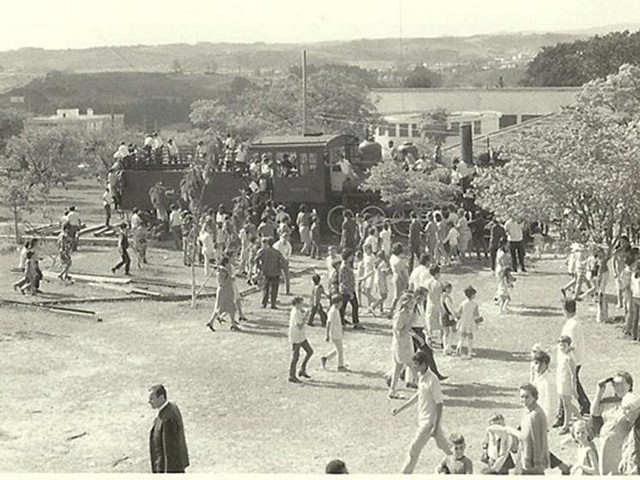 img_antiga_jundiai_b_18_interior_da_festa_da_uva